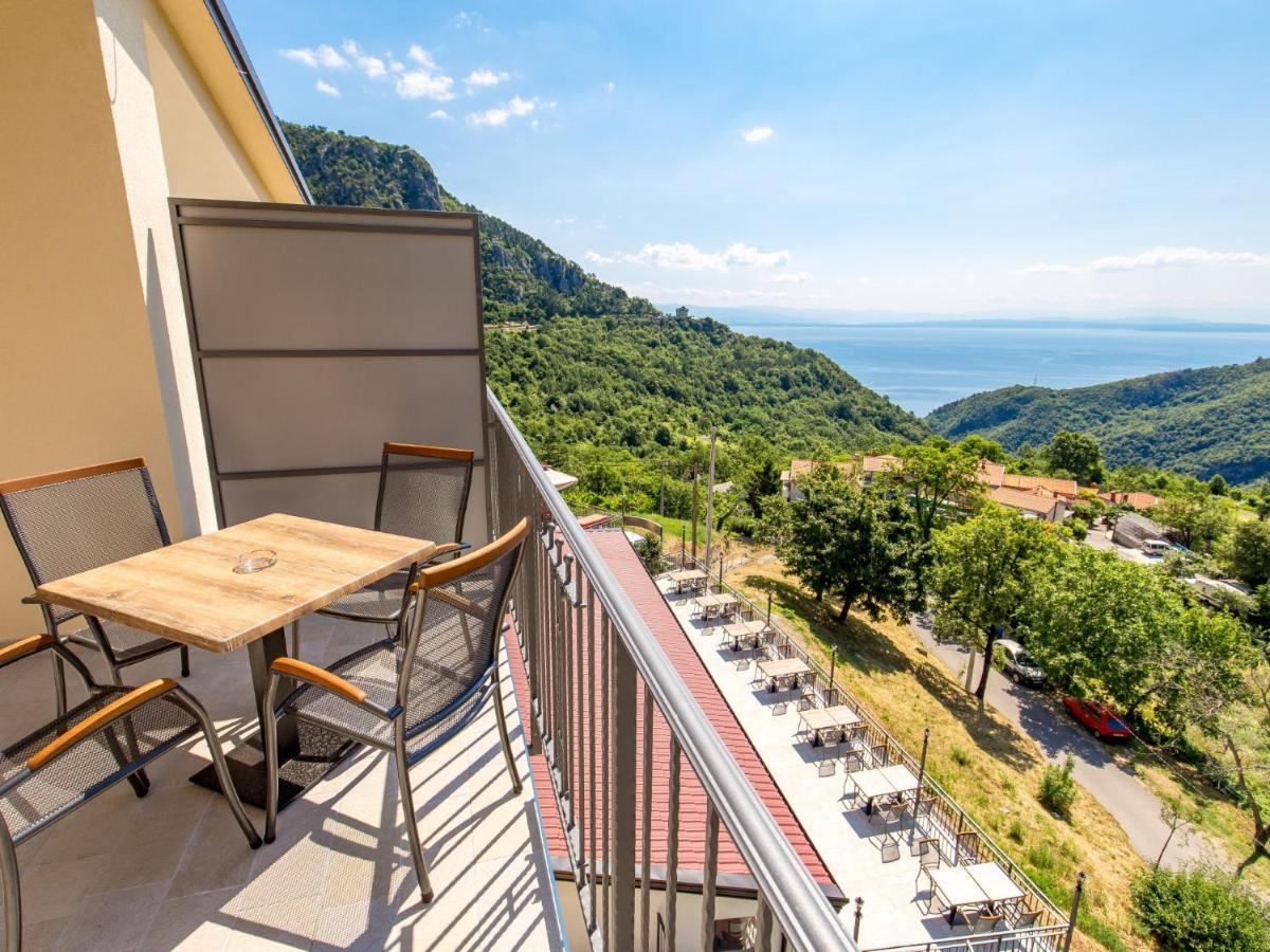 Pansion Villa Betina Lovran Exteriör bild
